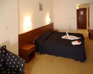Отель Hotel Yunona - Все включено Солнечный Берег Двухместный номер с 1 кроватью или 2 отдельными кроватями и балконом - Все включено-6